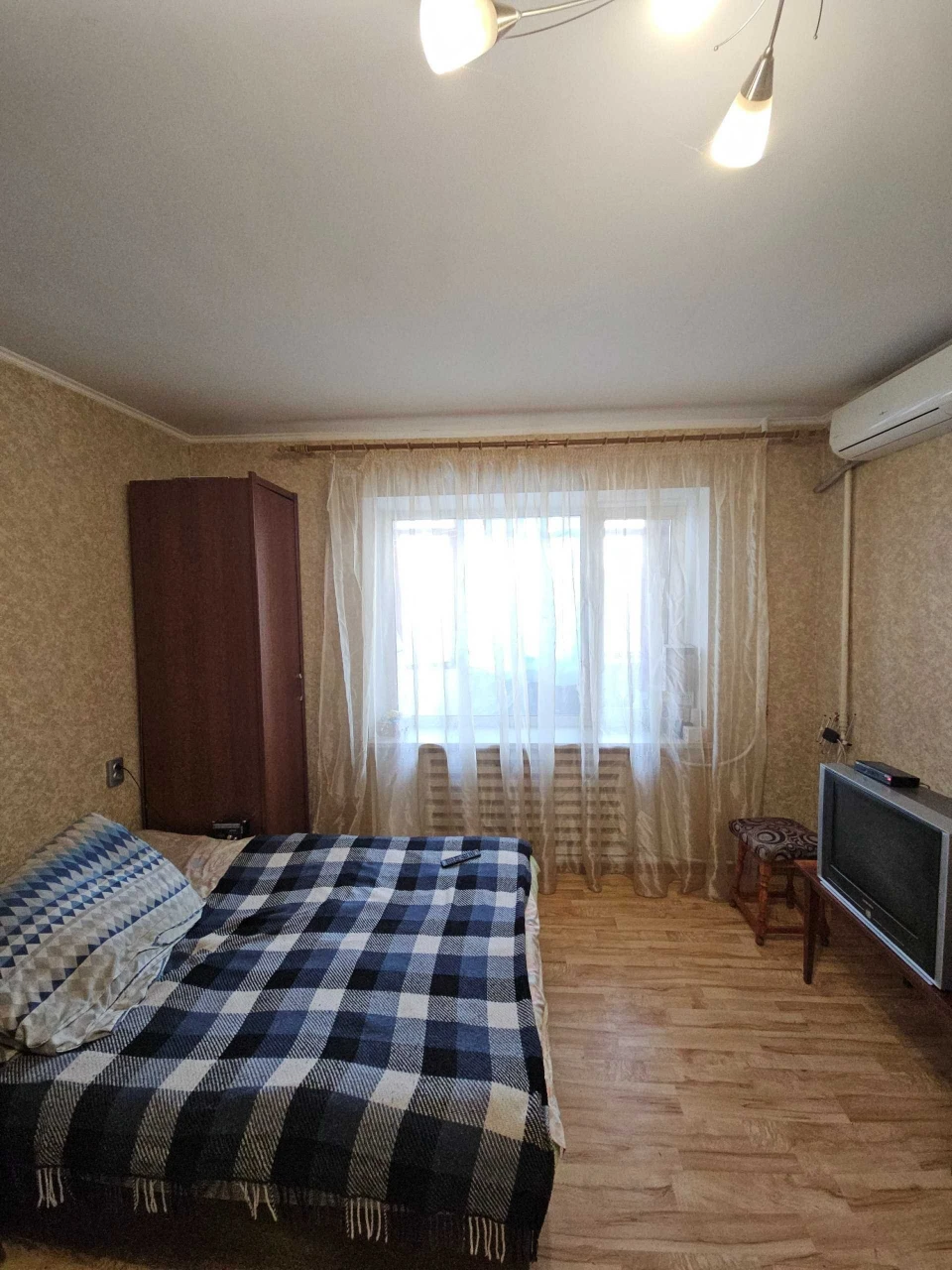 Продам 1 кімнатну квартиру на Черемушках у цегляному будинку