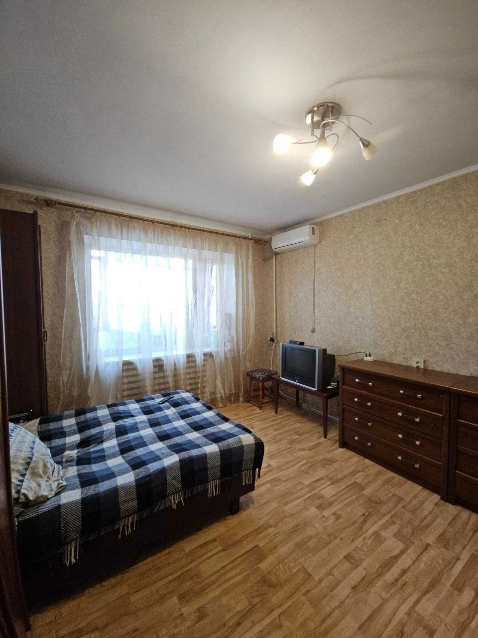 Продам 1 кімнатну квартиру на Черемушках у цегляному будинку