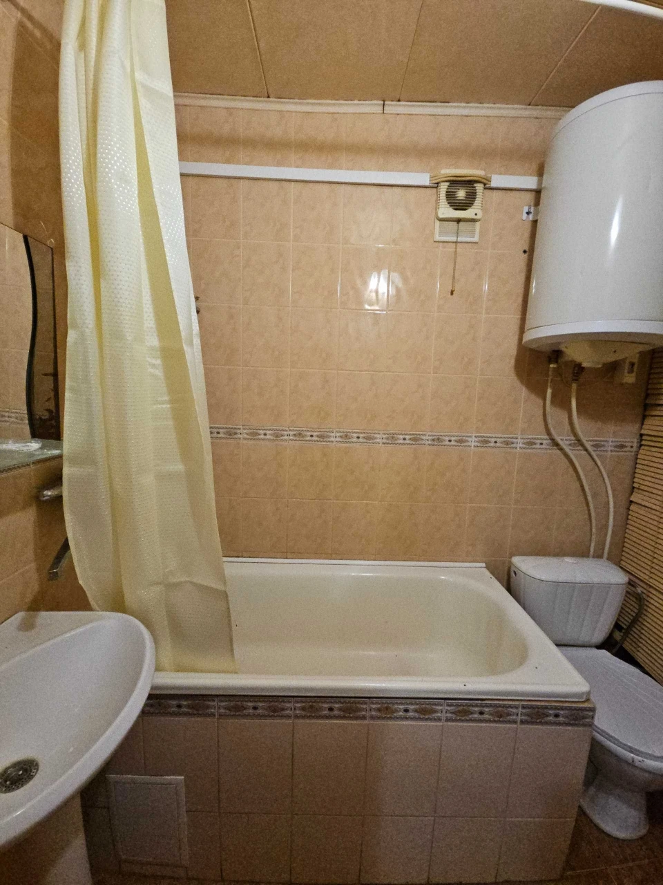 Продам 1 кімнатну квартиру на Черемушках у цегляному будинку