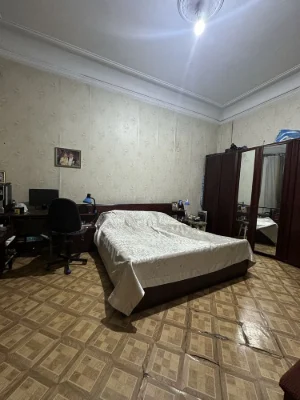 Продам 3-х ком. квартиру в центре города.