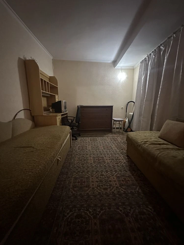 Продам 3-х ком. квартиру в центре города.