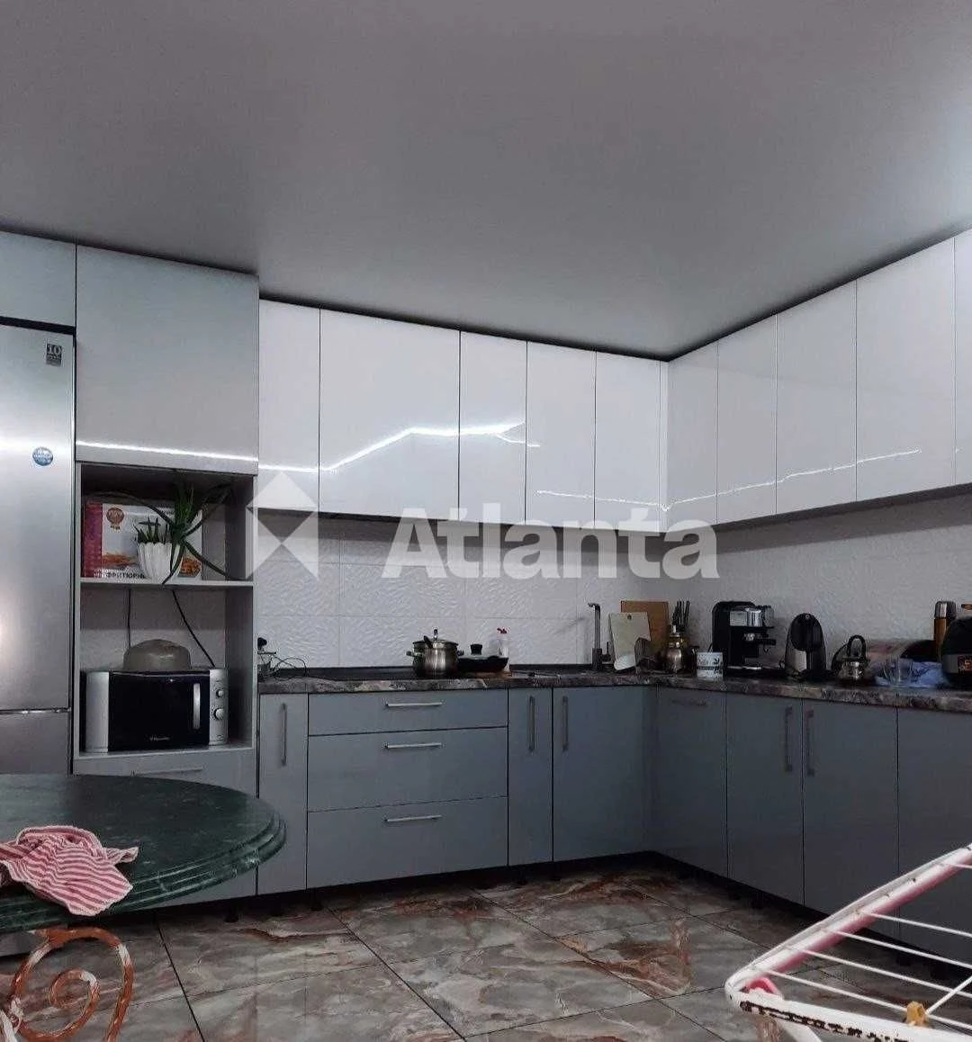 1-кімнатна квартира 62 м² дворівнева квартира з капремонтом.