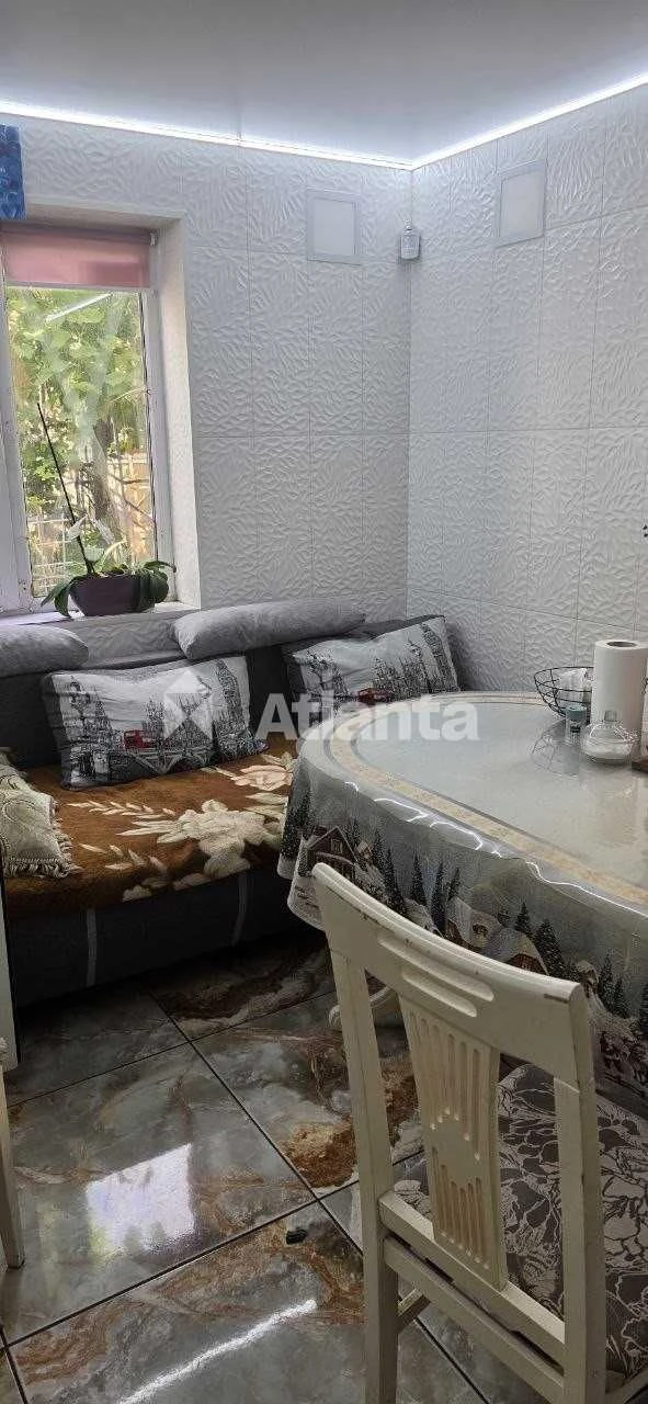 1-кімнатна квартира 62 м² дворівнева квартира з капремонтом.