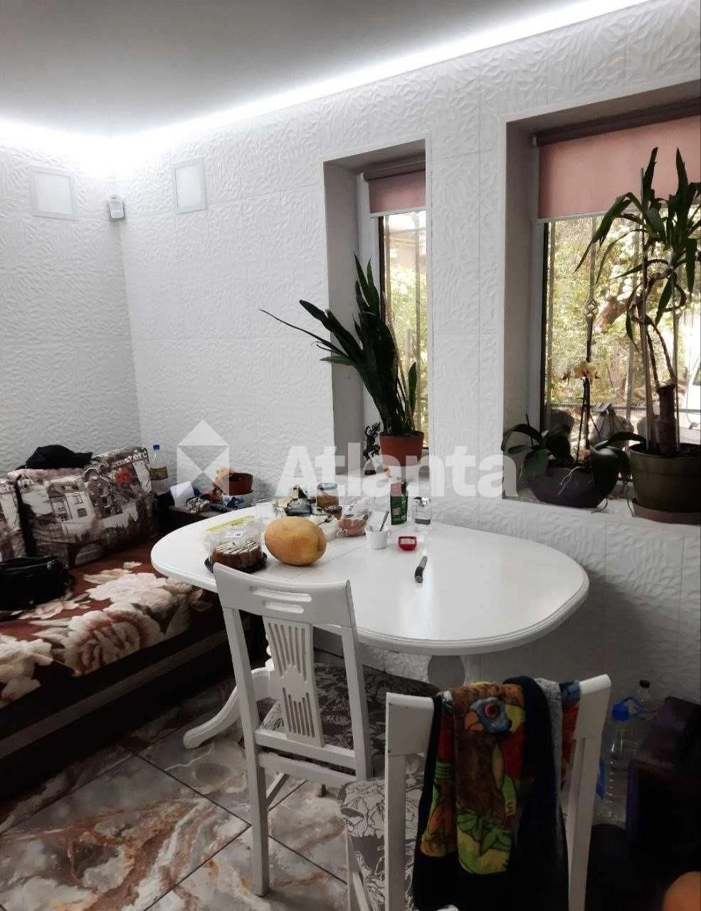 1-кімнатна квартира 62 м² дворівнева квартира з капремонтом.