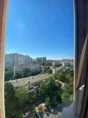Продам 2х кімнатну квартиру в ЖК " Акапулько 1" по вулиці Пе
