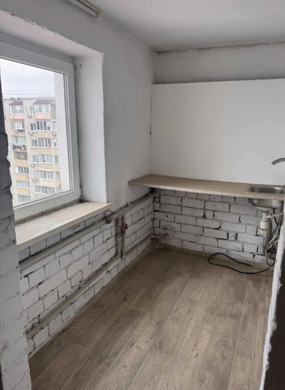 Продам 3 - х комнатную  квартиру на Высоцкого
