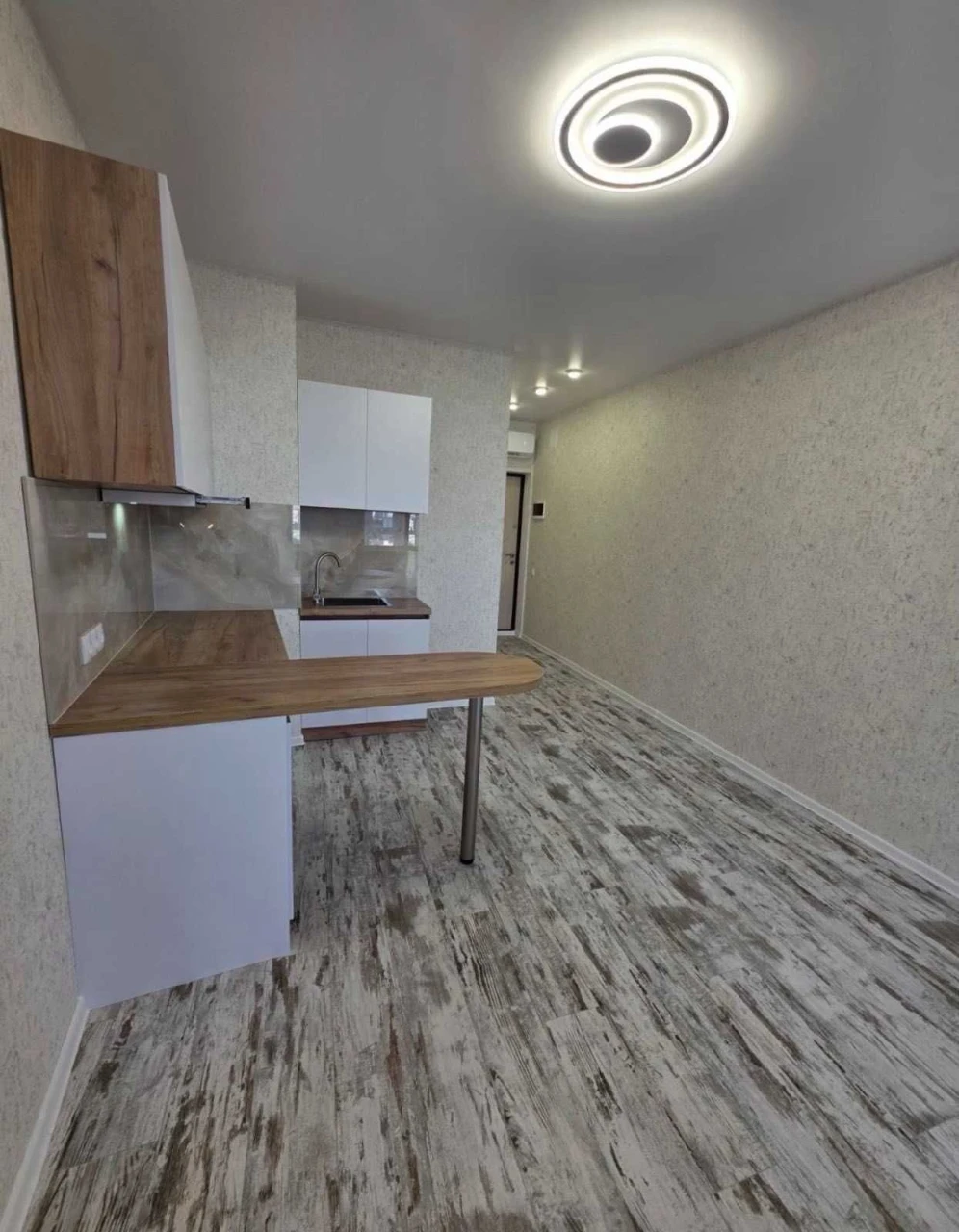 Продам 1 кімнатну квартиру в ЖК"Акварель-3"на Пішонівській