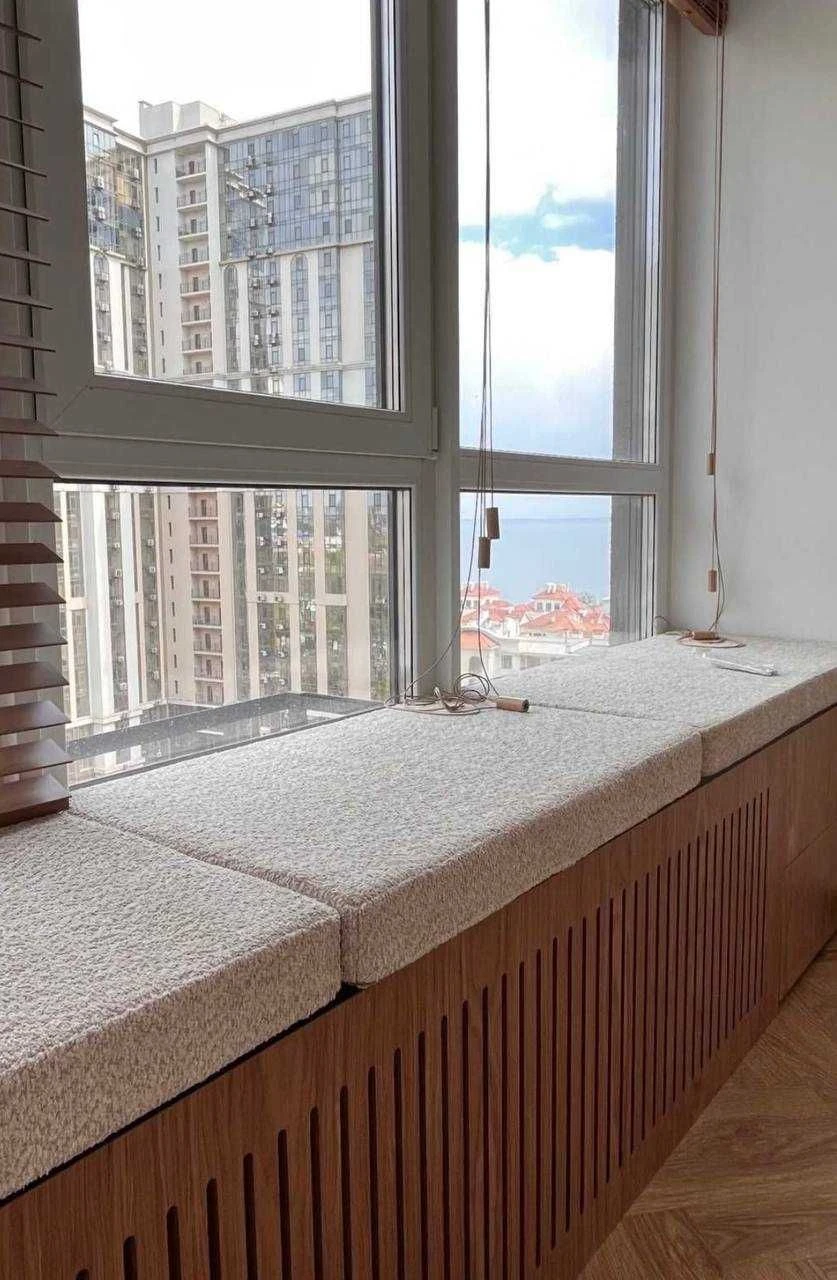 Продам 2-ком. квартиру с дизайнерским ремоннтом и видом на м