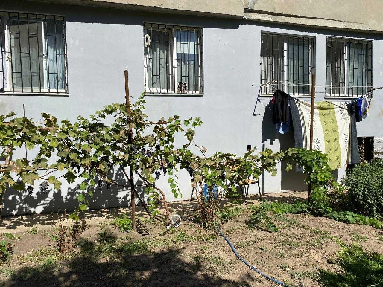 Продам 3х кімн. квартиру з підвалом і палісадником на Черему