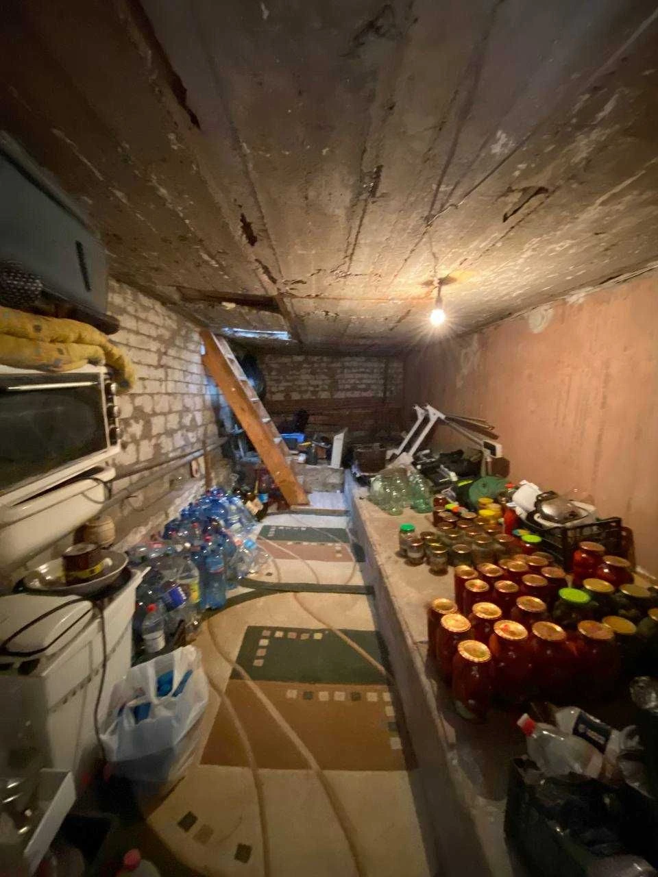 Продам 3х кімн. квартиру з підвалом і палісадником на Черему