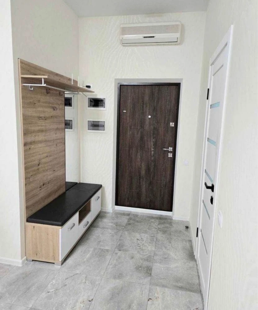 Продается квартира в новом комплексе с ремонтом 3 ст. Люстдо