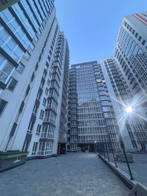 2 ком. квартира в сданном доме  в центре. Сквер Мечникова