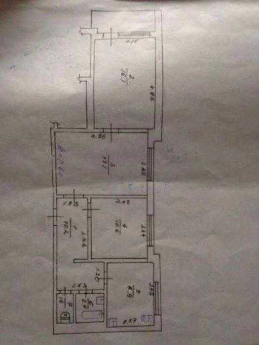 For sale three-room apartment 5 minutes from the metro station "Oleksi"