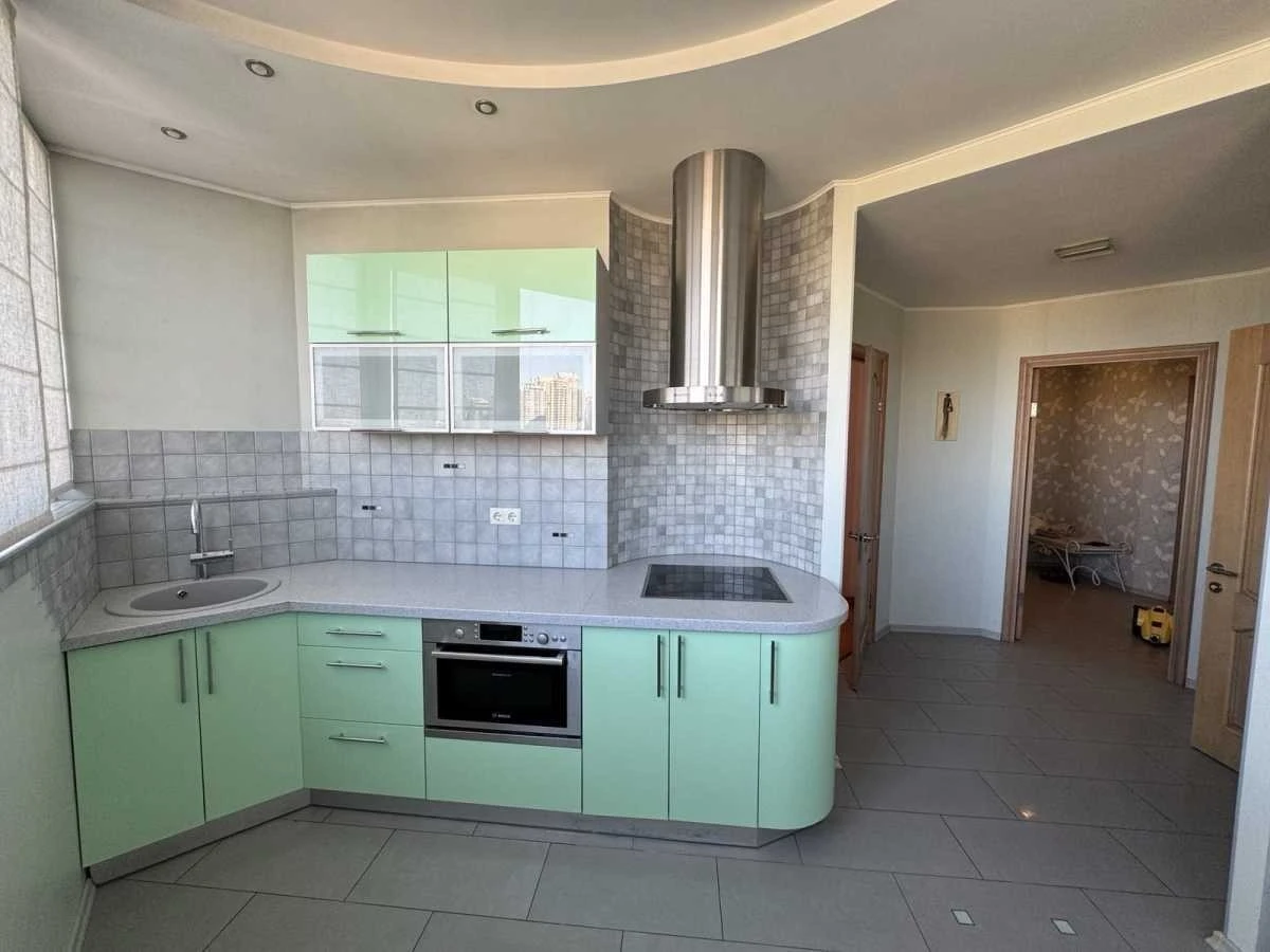 2-room apartment for sale 65 m², Saperno-Slobidska St.,