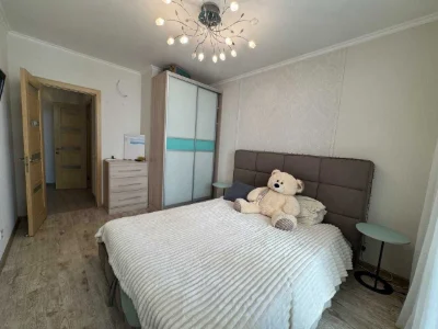 Продам простору 1кімнатну квартиру з ремонтом в ЖК Середньоф