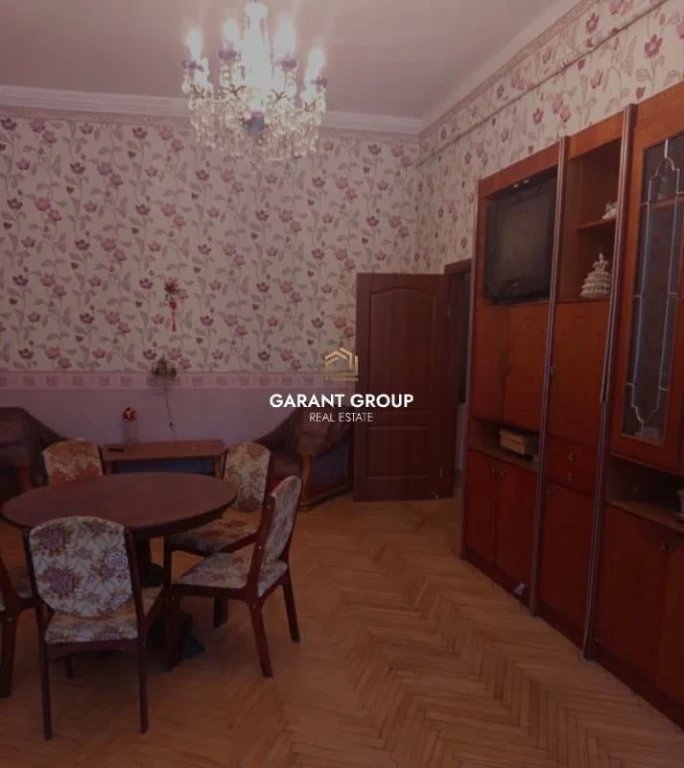 Продаж трикімнатної квартири в центрі міста