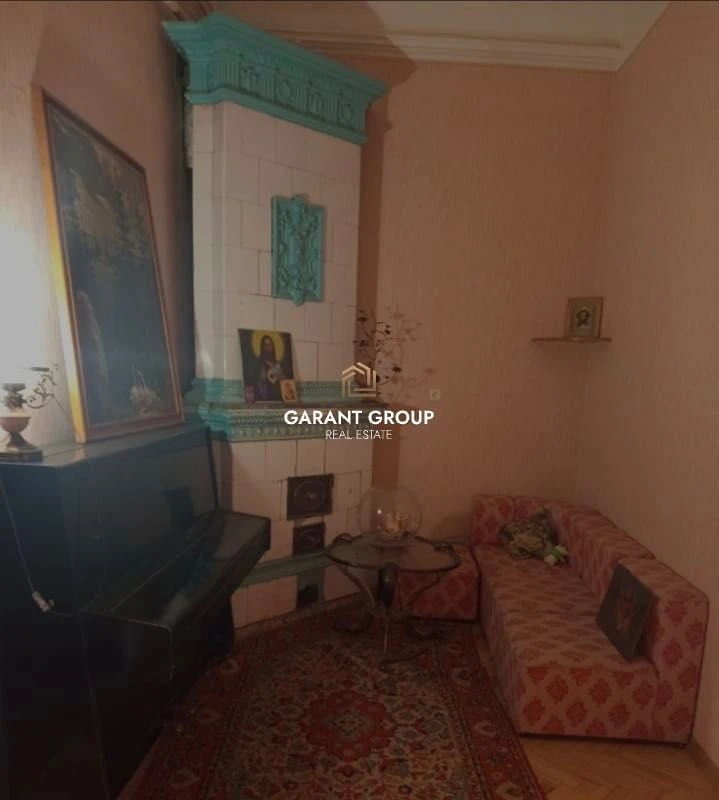 Продаж трикімнатної квартири в центрі міста