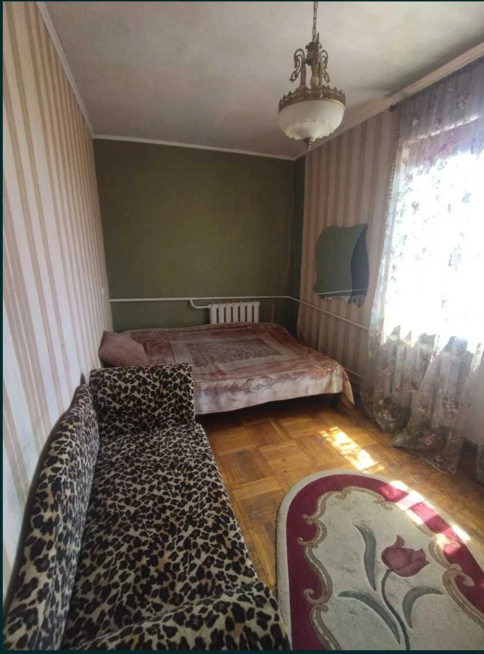 Продам 2 кімнатну квартиру з газовим опаленням на Черемушках