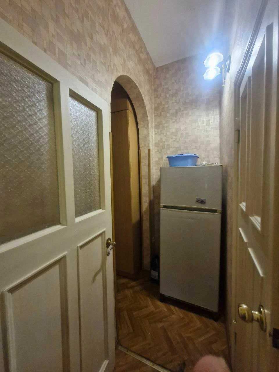 Центр  Продам двухкомнатную  сталинку на Спиридоновской