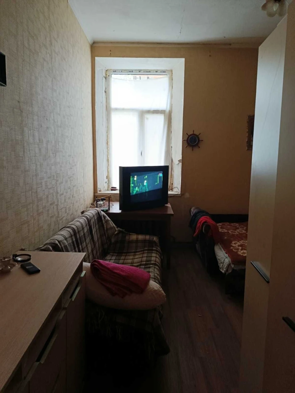 Продам 4-х комнатную квартиру в центре