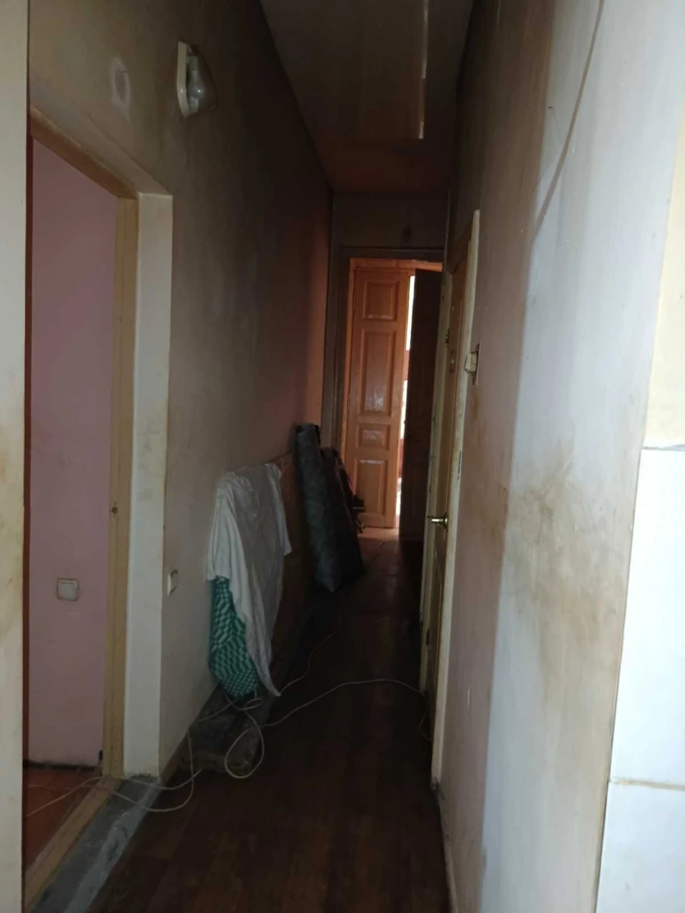 Продам 4-х комнатную квартиру в центре