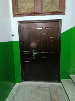Продам 4-х комнатную квартиру в центре