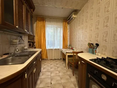 Продам 3-кімн квартиру біля Музкомедії, вул. Ясна (3-203-029