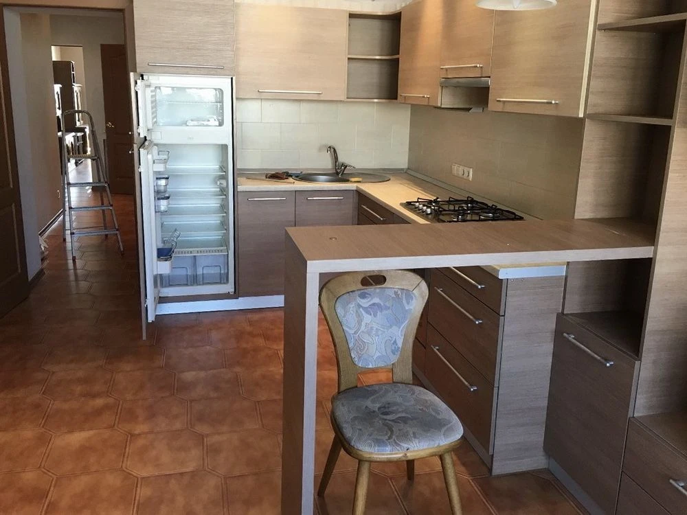 Продам отличную квартиру в кирпичном доме! seg-02