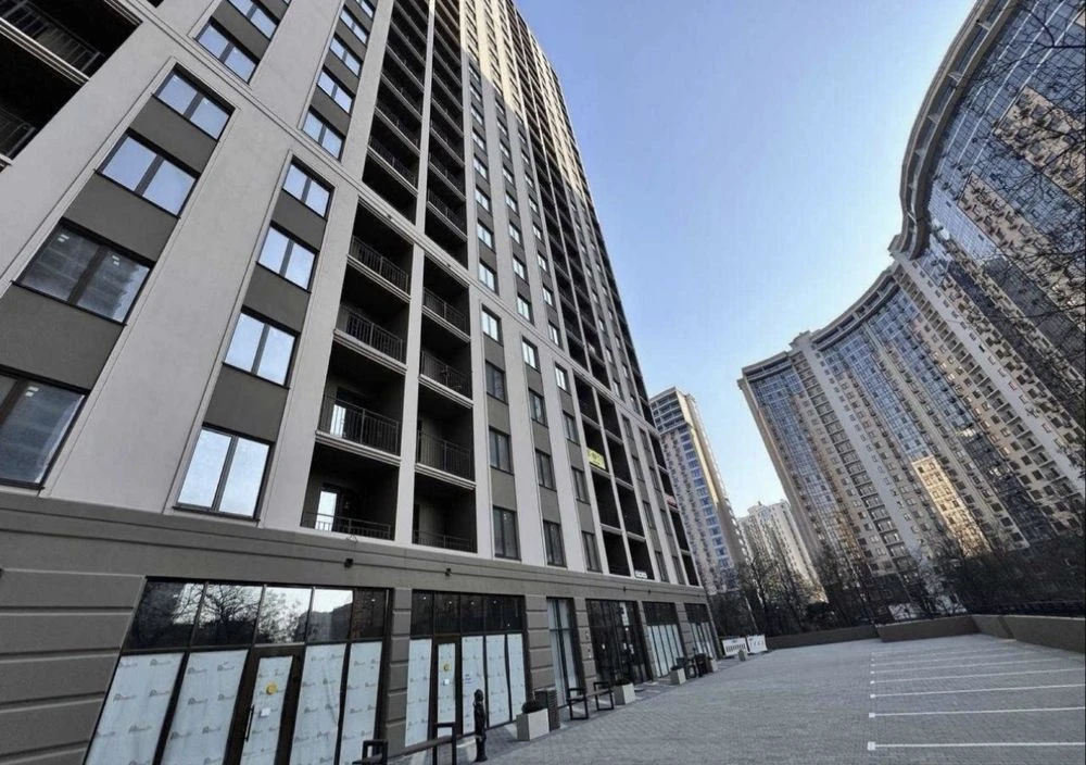 ПРОДАМ квартиру с сданной секции Еллады. Сделаны все черновы