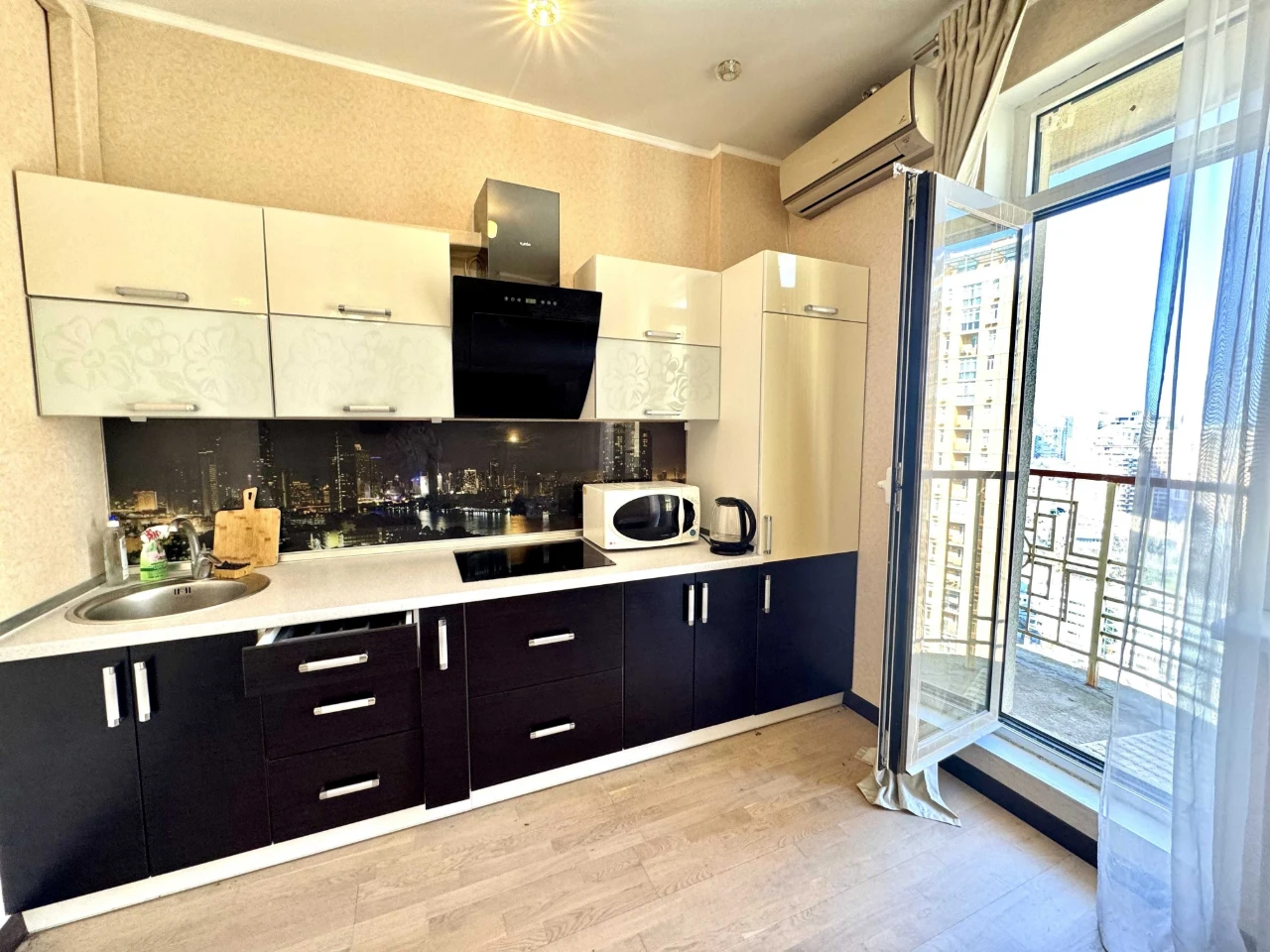 Аркадия. ЖК 2 жемчужина. 50 м. Ремонт. Программы - Да !