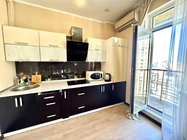 Аркадия. ЖК 2 жемчужина. 50 м. Ремонт. Программы - Да !