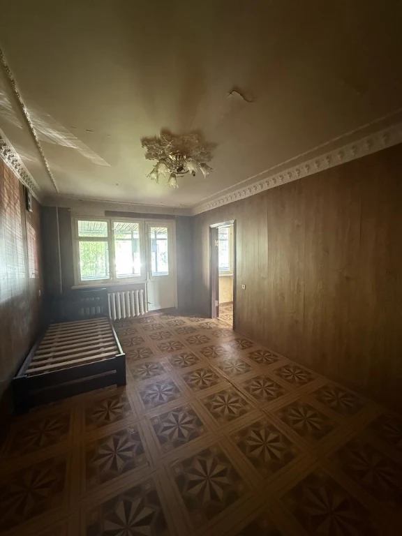 Продам трикімнату квартиру з власним підвалом в р-н Клюшки s