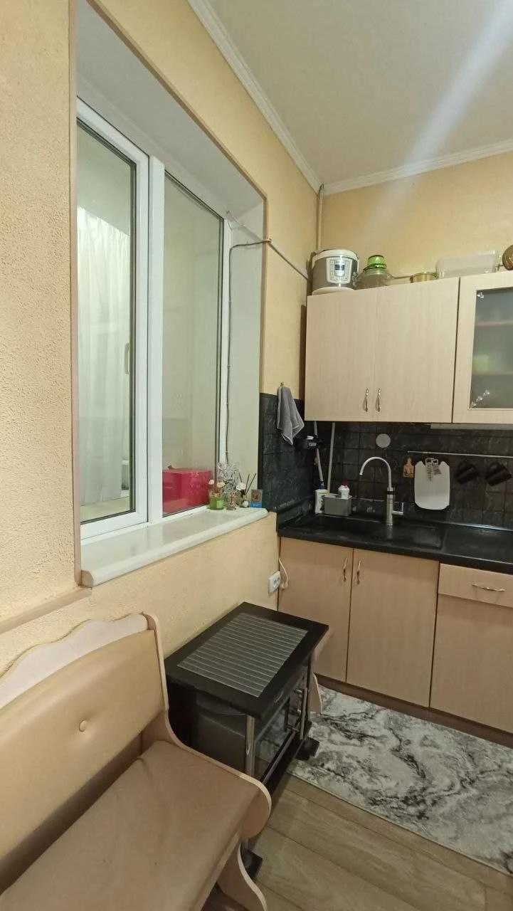 продам 2 комн квартиру на ул.Приморской