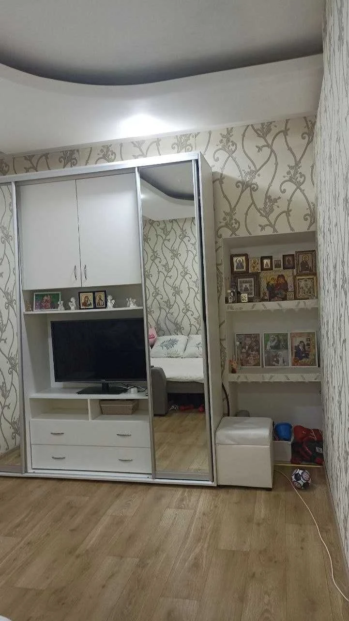 продам 2 комн квартиру на ул.Приморской