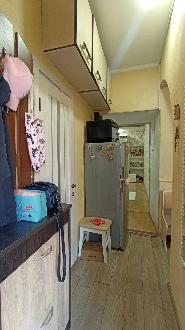 продам 2 комн квартиру на ул.Приморской
