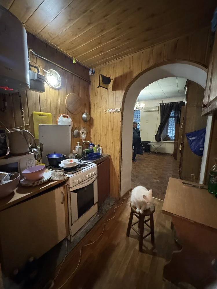 Продам 1 ком Приморский центр