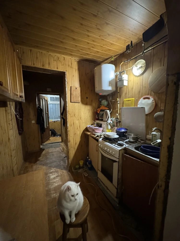 Продам 1 ком Приморский центр