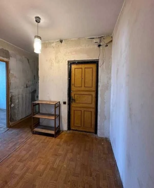 Продаж 3-кімнатної квартири на Черемушках, 1-а станція Люстд