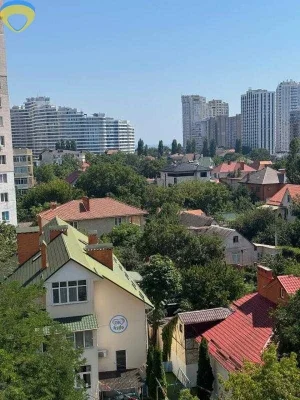 Продам трехкомнатную квартиру в Аркадии. Торг!