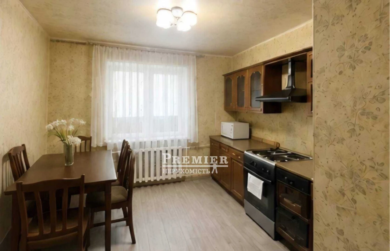 Продам 2-х кімнатну квартиру з ремонтом на Висоцького