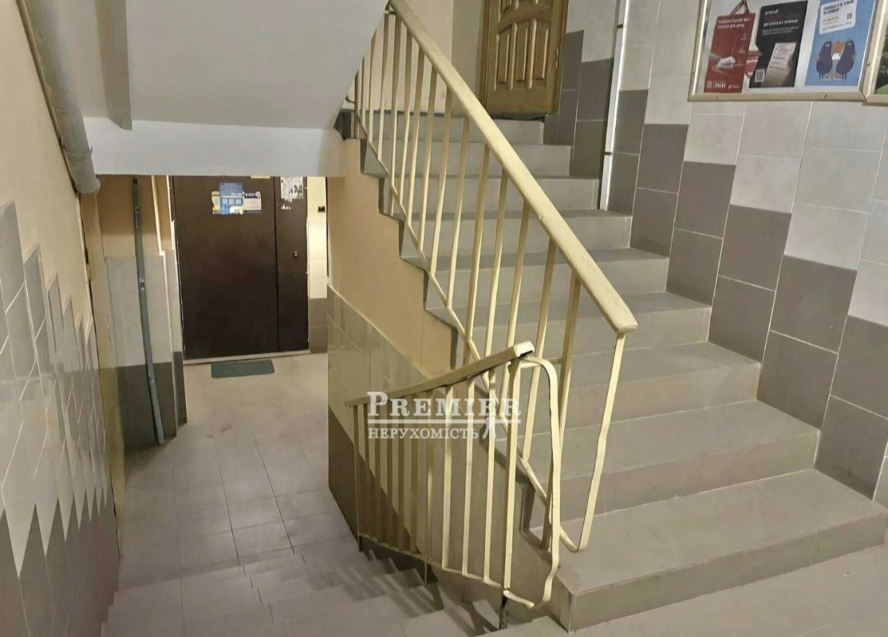 Продам 2-х кімнатну квартиру з ремонтом на Висоцького