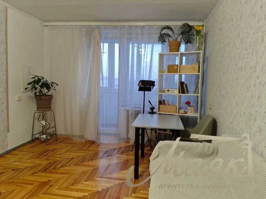 Продаж 1 кімнатної кварири Дніпровський район, вул. Весніна