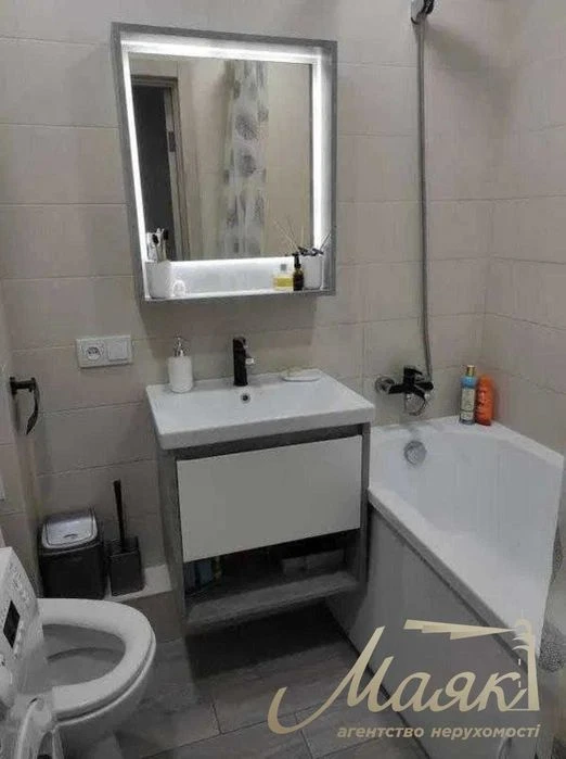 Продаж 1 кімнатної кварири Дніпровський район, вул. Весніна