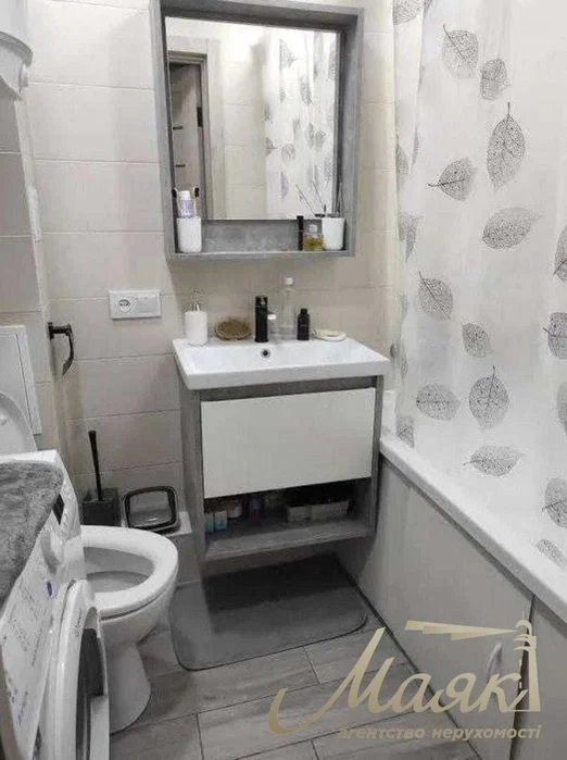 Продаж 1 кімнатної кварири Дніпровський район, вул. Весніна