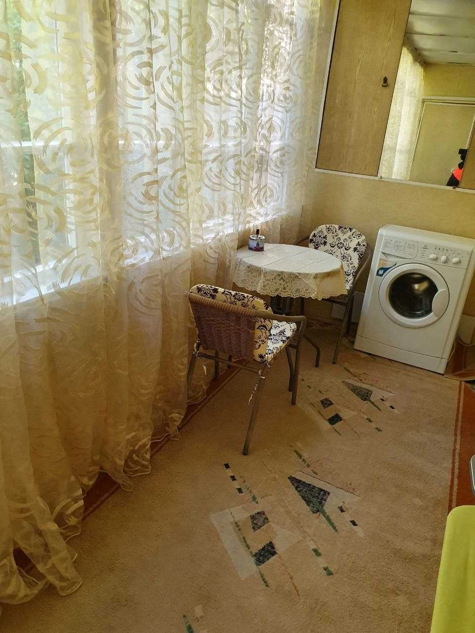 Продам 1-кімнатну квартиру 38 м², Центр, Європейська / Дериб