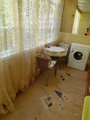 Продам 1-кімнатну квартиру 38 м², Центр, Європейська / Дериб