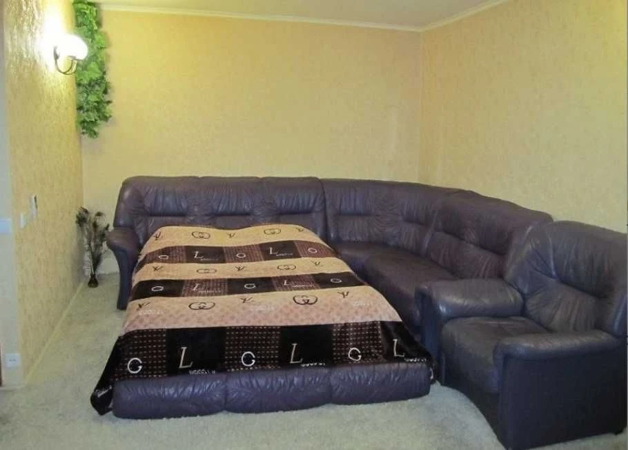 Продам 1-кімнатну квартиру 38 м², Центр, Європейська / Дериб