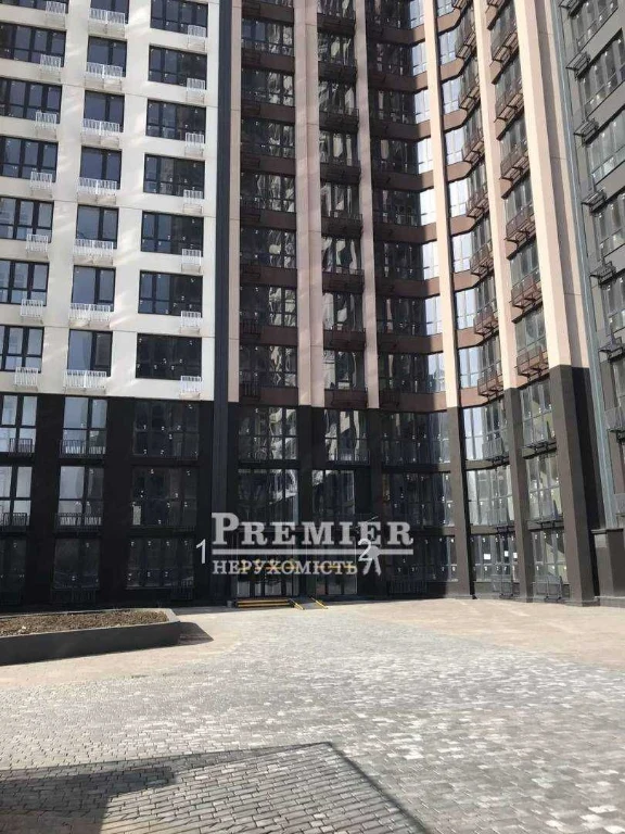 Простора 3-кімнатна 135 м² 6-та станція Розстрочка без переп