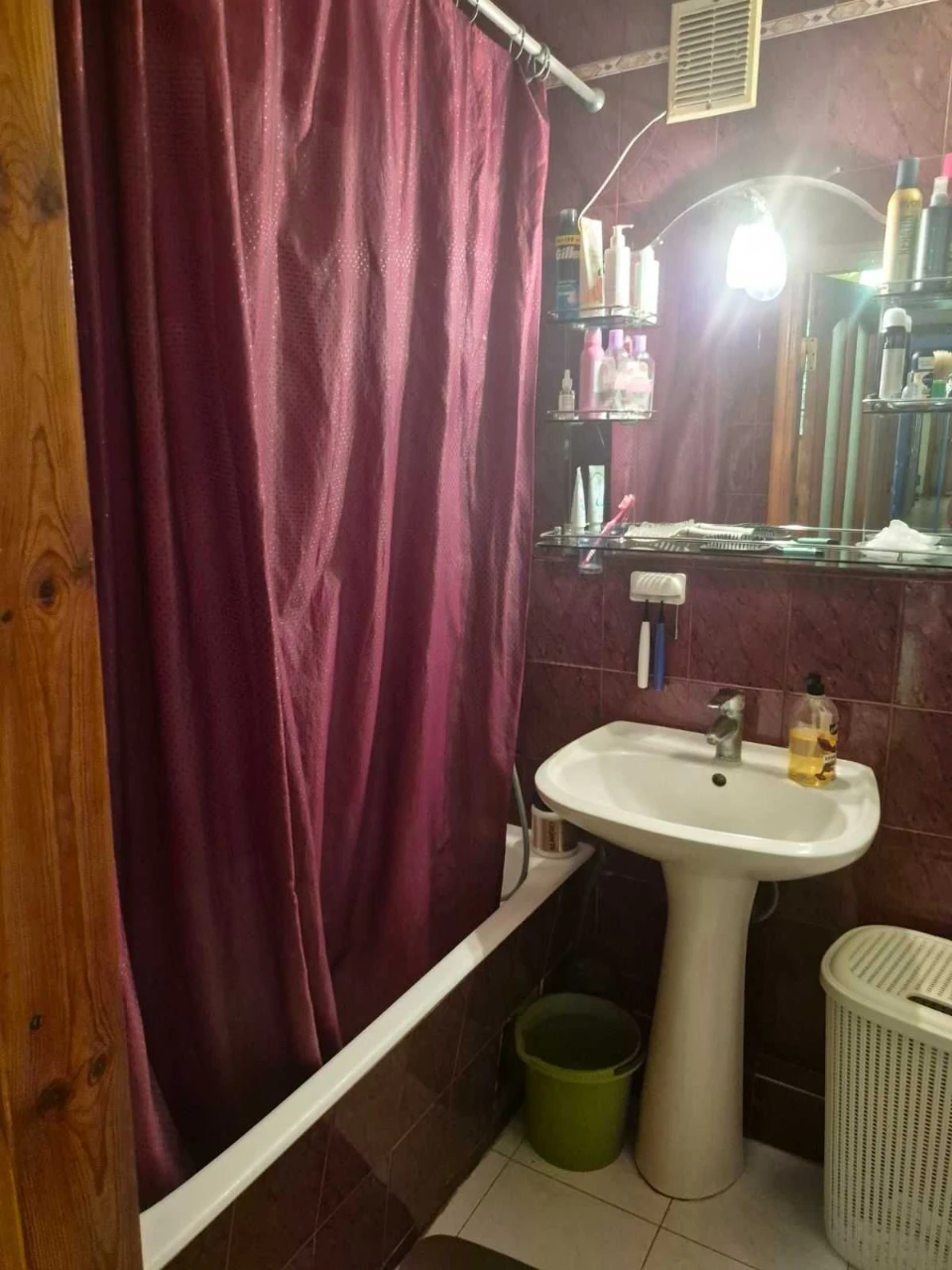 2-кімнатна квартира на Вільямса — 50 м² в цегляному газифіко