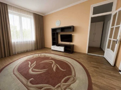 Продам велику затишну трикімнатну квартиру  з капітальним ре